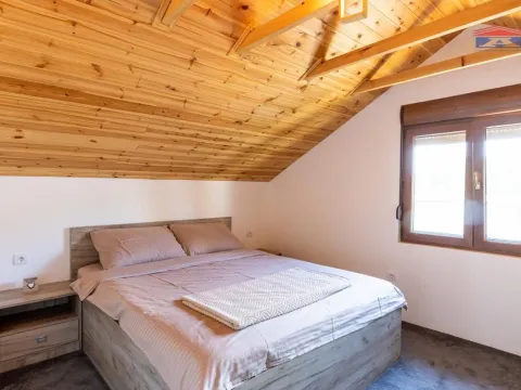 Sale, house, 230m², Banja Vrdnik, Irig - image 12