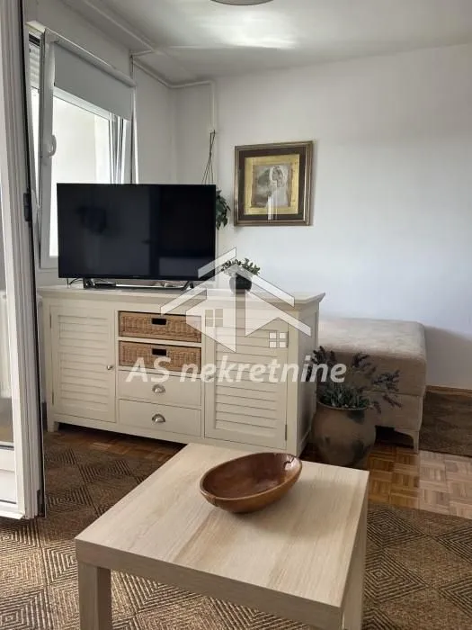 Rent, one bedroom apartment, 33m², Stari Grad, Beograd