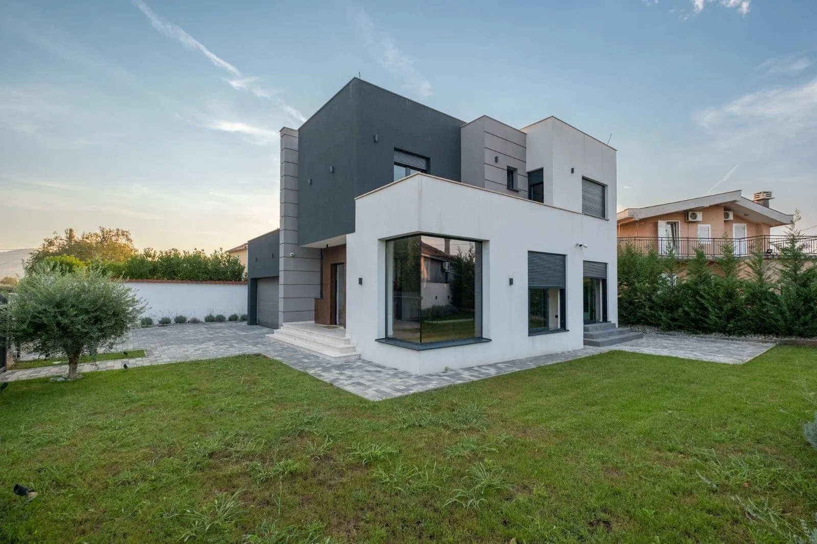 Rent, house, 180m², Gornja Gorica, Podgorica