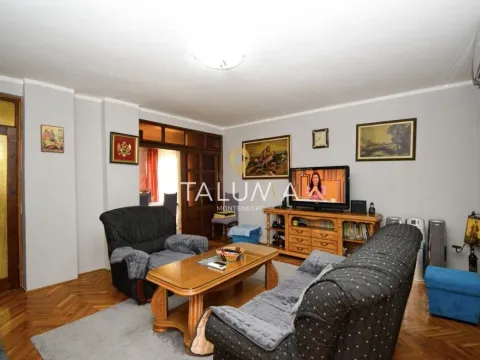 Sale, house, 300m², Stari Aerodrom, Podgorica - image 3