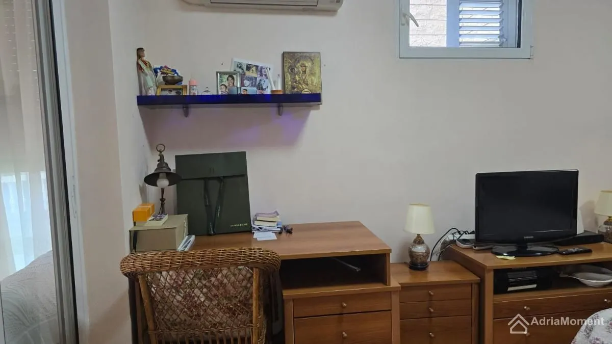 Sale, two bedroom apartment, 56m², Petrovac, Budva