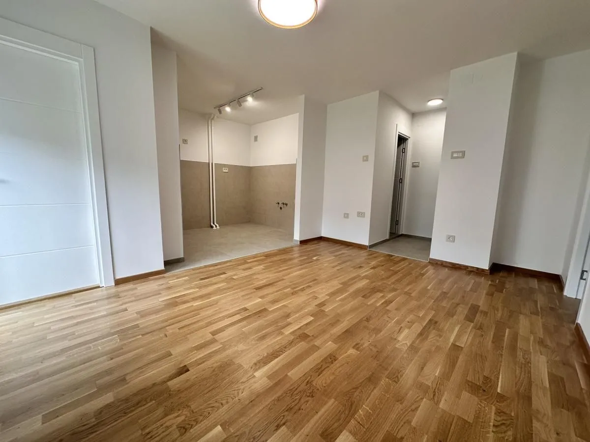 Prodaja, dvosoban stan, 49m², Rotkvarija, Novi Sad Sve Podlokacije