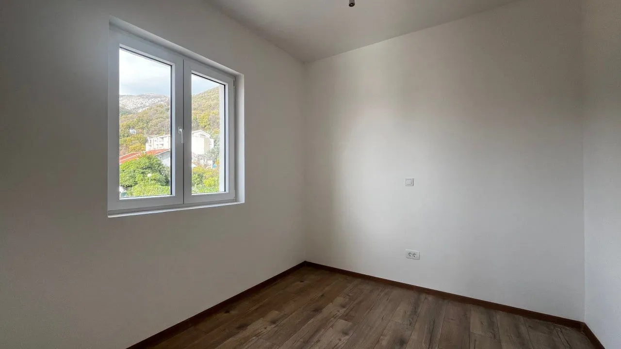 Sale, two bedroom apartment, 54m², Petrovac, Budva