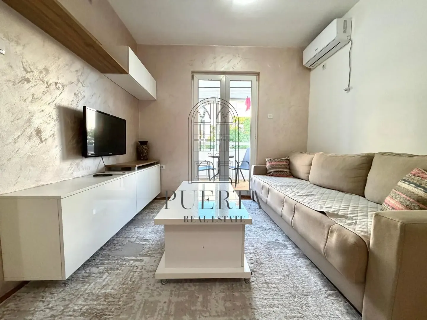 Izdavanje, jednosoban stan, 35m², Stari Aerodrom, Podgorica