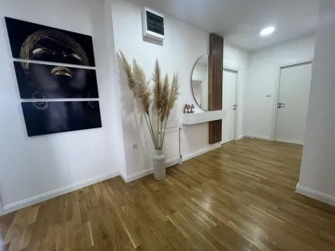 Prodaja, stan, 113m², Bulevar patrijarha Pavla, Novi Sad Sve Podlokacije - image 8