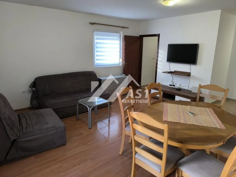 Izdavanje, trosoban stan, 85m², Adice, Novi Sad Sve Podlokacije