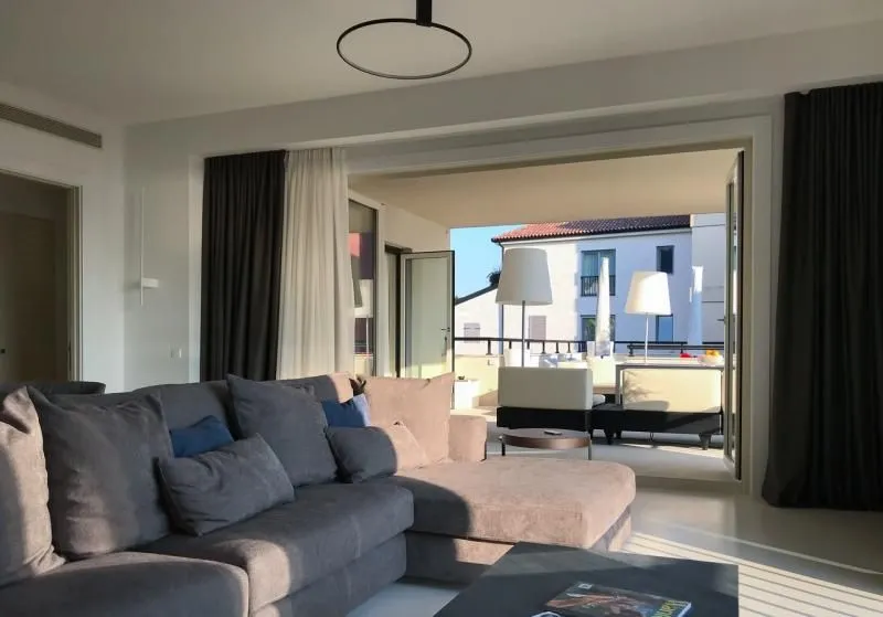 Sale, one bedroom apartment, 146m², Centar, Tivat