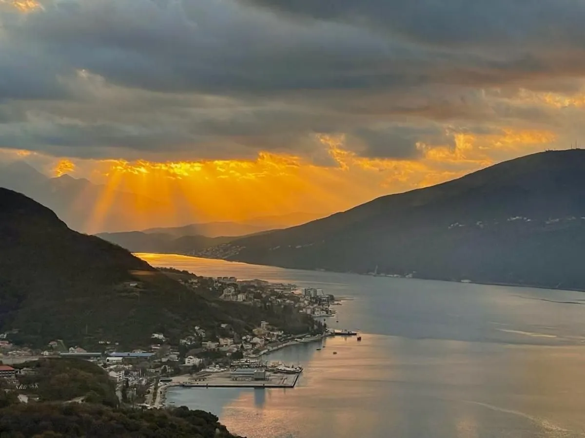 Prodaja, kuća, 240m², Podi, Herceg Novi