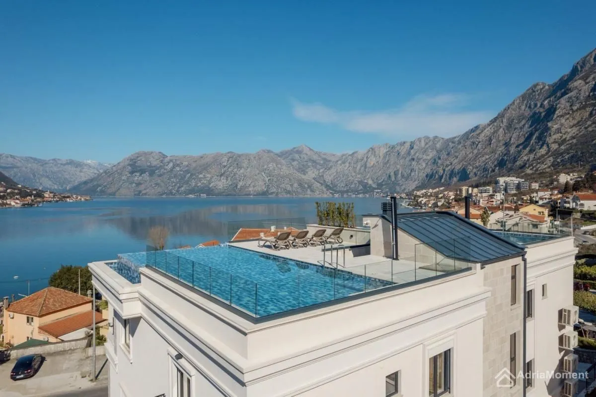 Prodaja, trosoban stan, 192m², Dobrota, Kotor