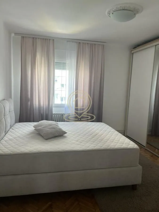 Rent, three bedroom apartment, 61m², Stari Grad, Beograd