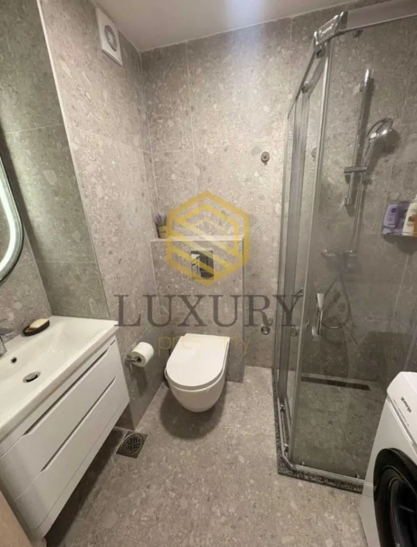 Izdavanje, jednosoban stan, 45m², Centar, Tivat