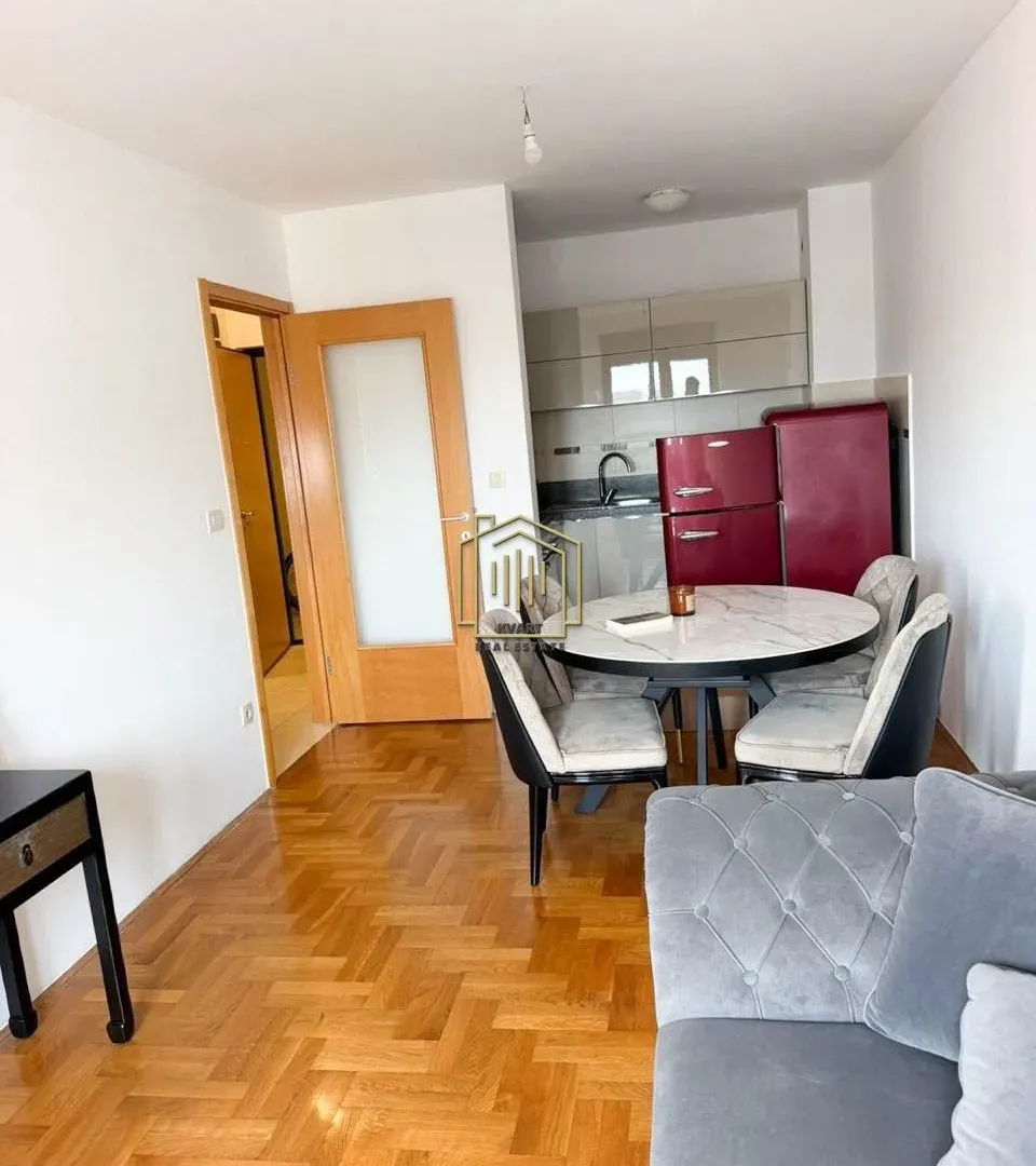 Prodaja, jednosoban stan, 39m², Stari Aerodrom, Podgorica