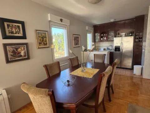 Izdavanje, trosoban stan, 115m², Gorica C, Podgorica - image 8