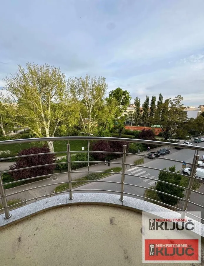 Rent, office space, 171m², Centar, Novi Sad