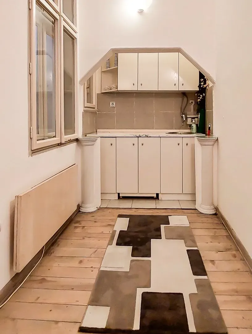 Izdavanje, poslovni prostor, 40m², Vračar Sve Podlokacije, Beograd