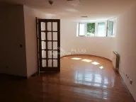 Izdavanje, kuća, 250m², Savski Venac, Beograd - image 5