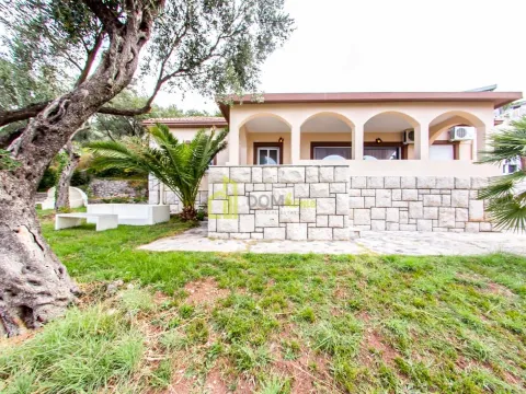 Izdavanje, kuća, 180m², Sveti Stefan, Budva - image 11