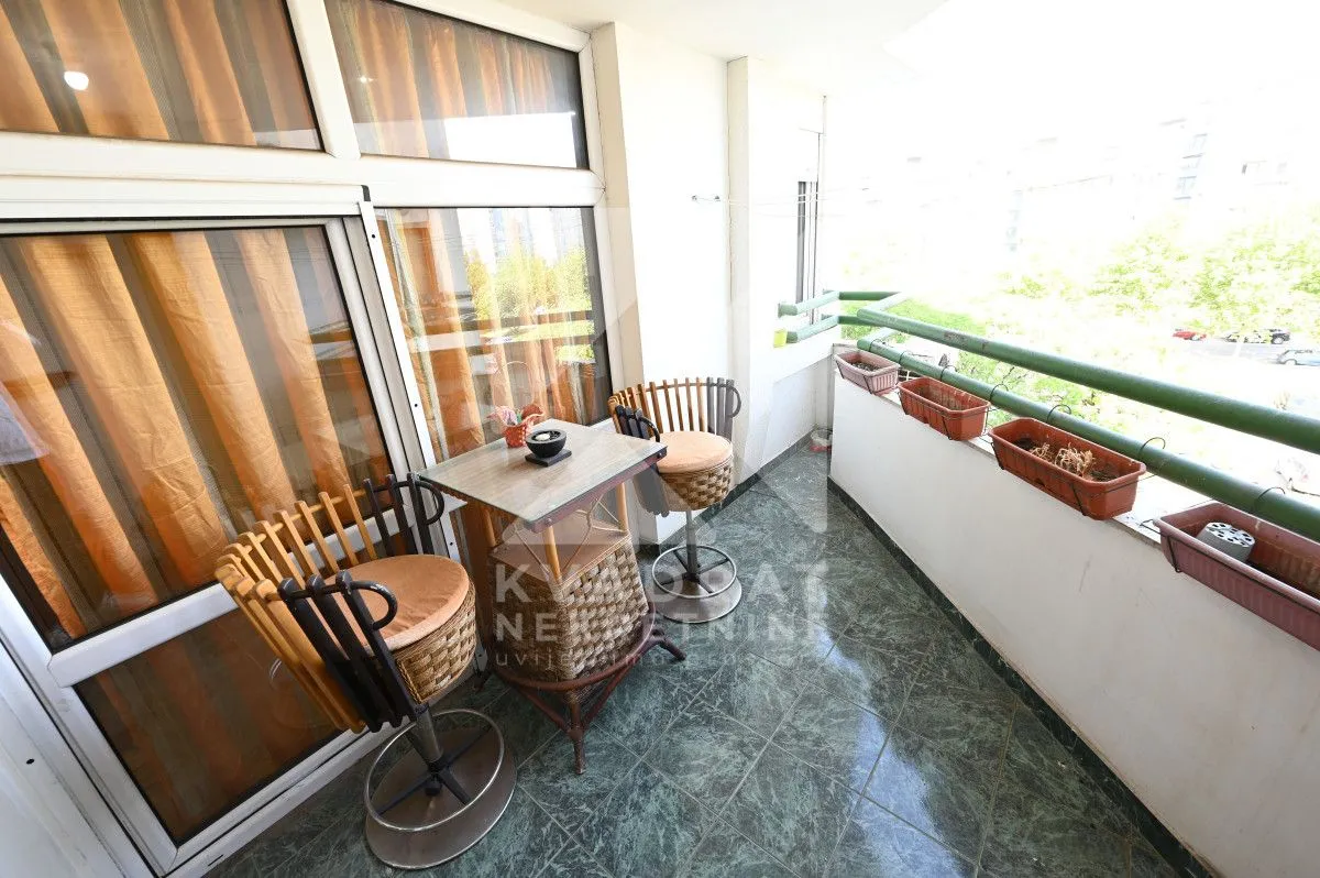 Izdavanje, jednosoban stan, 65m², Blok 6, Podgorica