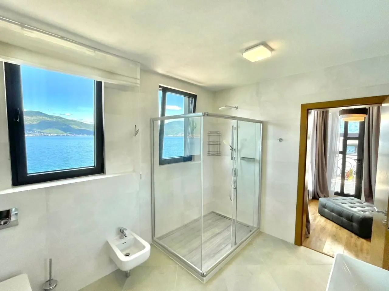 Prodaja, kuća, 420m², Krašići, Tivat