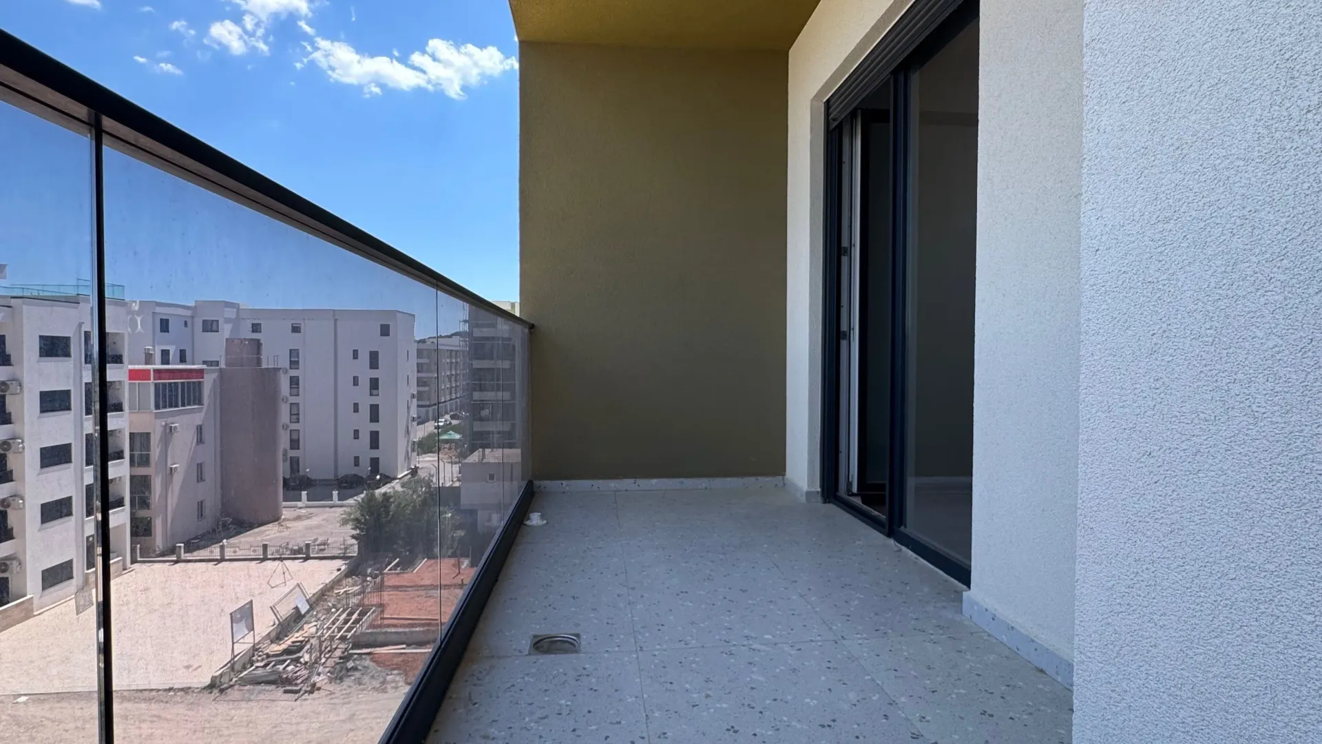 Prodaja, dvosoban stan, 64m², Velika Plaža, Ulcinj