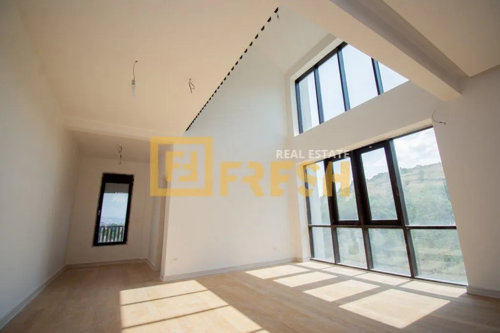 Prodaja, četvorosoban stan, 151m², Gornja Gorica, Podgorica