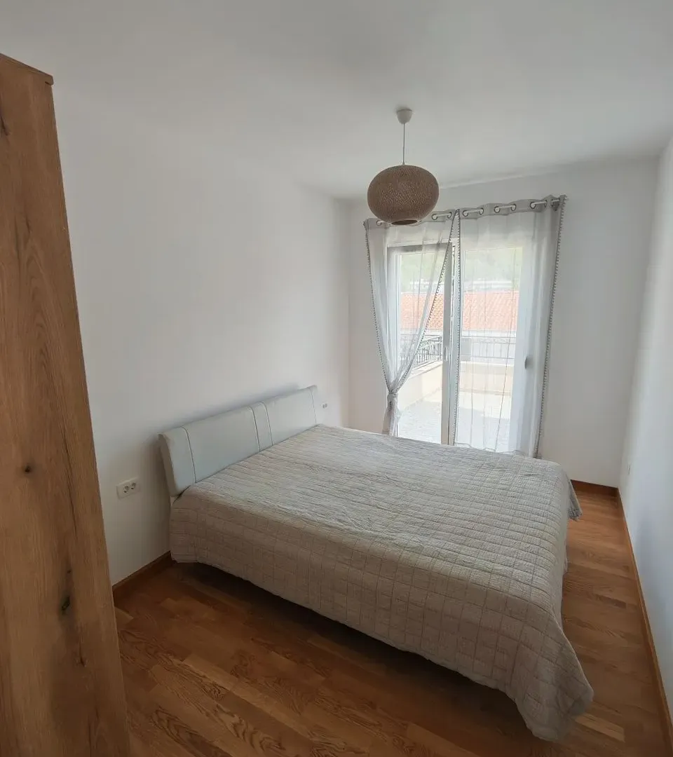 Rent, one bedroom apartment, 48m², Bijeli Do, Budva