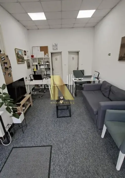 Izdavanje, poslovni prostor, 25m², Bulevar Evrope, Novi Sad Sve Podlokacije