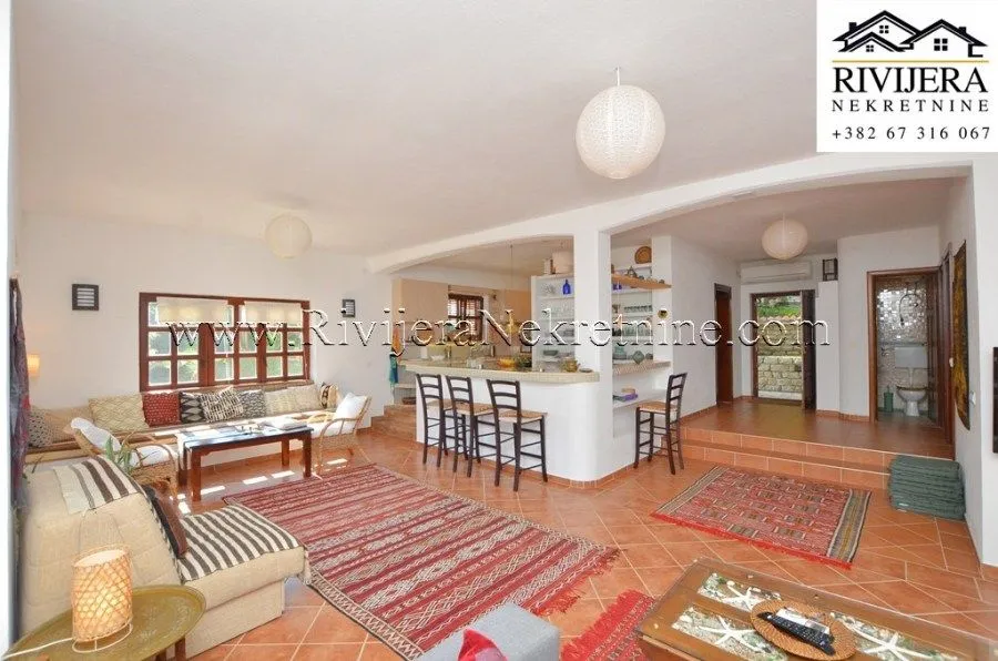 Prodaja, kuća, 203m², Njivice, Herceg Novi