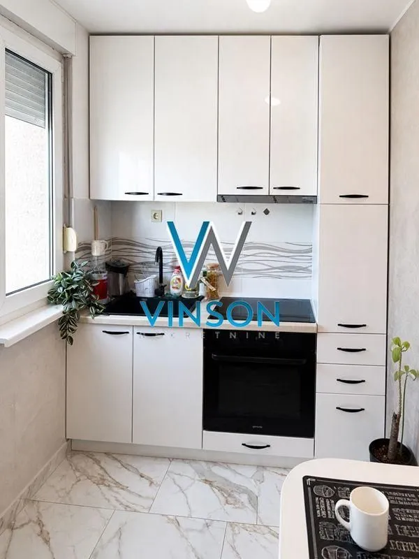 Prodaja, jednosoban stan, 39m², Bulevar Oslobodjenja, Novi Sad Sve Podlokacije