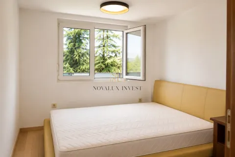 Rent, two bedroom apartment, 70m², City Kvart, Podgorica - image 6