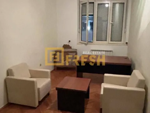 Izdavanje, dvosoban stan, 90m², Centar, Podgorica - image 7