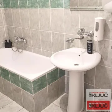 Rent, three bedroom apartment, 75m², Centar, Novi Sad - image 10