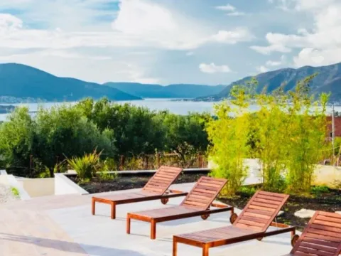 Izdavanje, dvosoban stan, 130m², Gradiošnica, Tivat - image 2