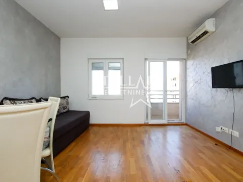 Rent, one bedroom apartment, 50m², City Kvart, Podgorica - image 1