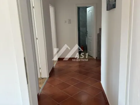 Izdavanje, trosoban stan, 80m², Centar, Novi Sad - image 5