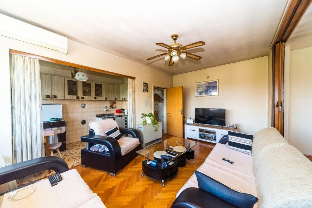 Sale, house, 320m², Zlatica, Podgorica