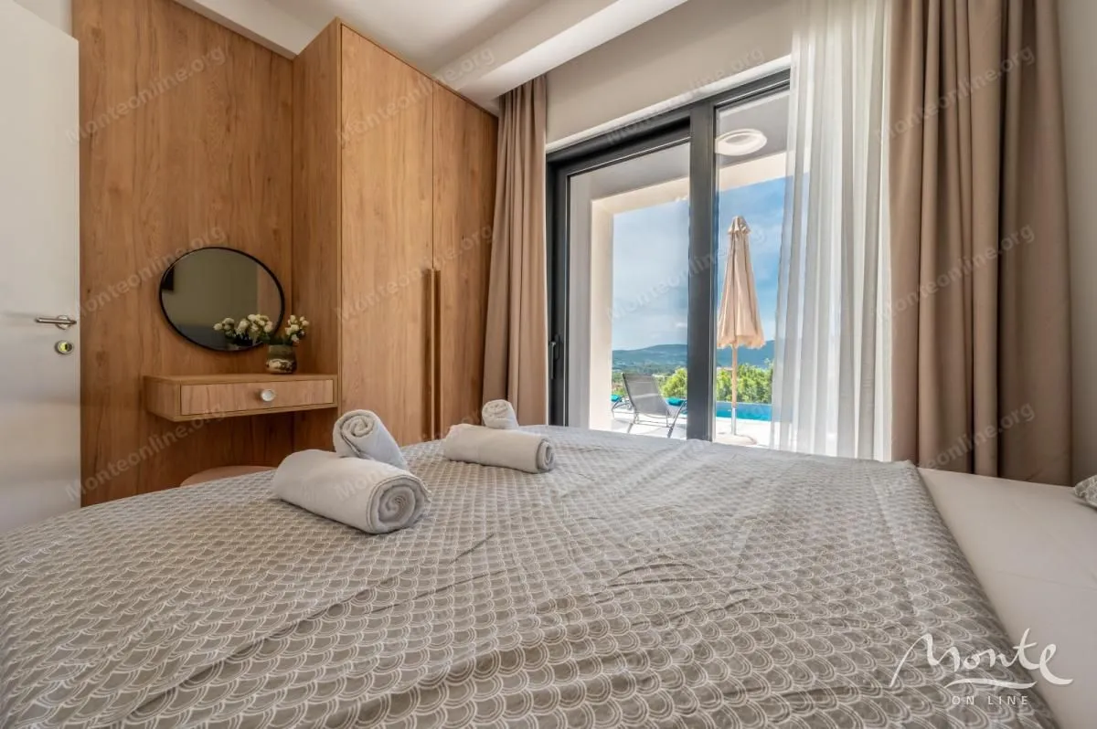 Prodaja, kuća, 250m², Mrčevac, Tivat