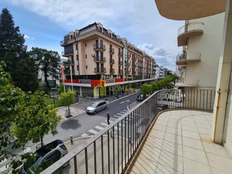 Izdavanje, poslovni prostor, 110m², Centar, Podgorica - image 5