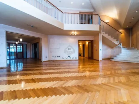 Prodaja, četvorosoban stan, 355m², Preko Morače, Podgorica - image 9