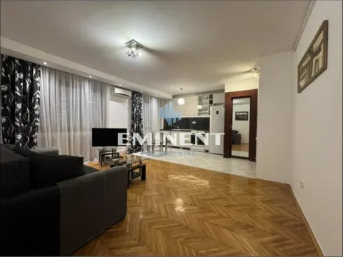 Izdavanje, trosoban stan, 70m², Stari Grad, Beograd