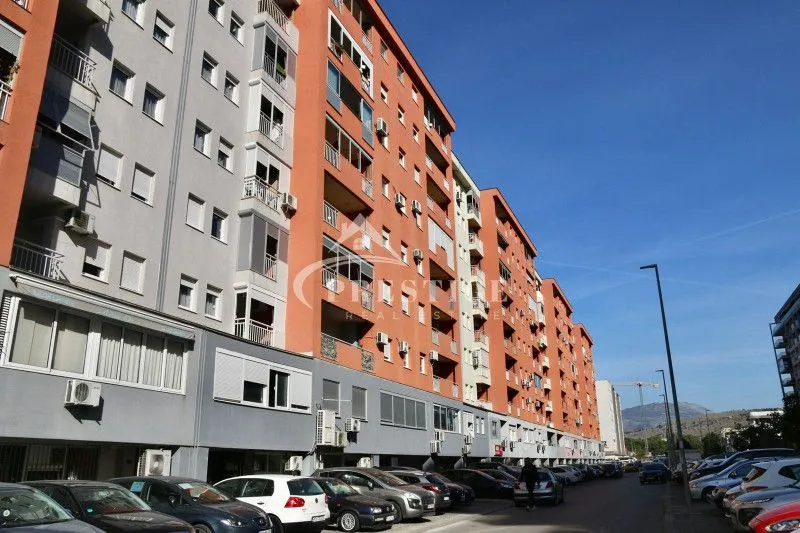Rent, two bedroom apartment, 92m², City Kvart, Podgorica