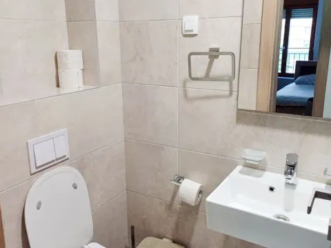 Izdavanje, dvosoban stan, 70m², Master Kvart, Podgorica - image 8