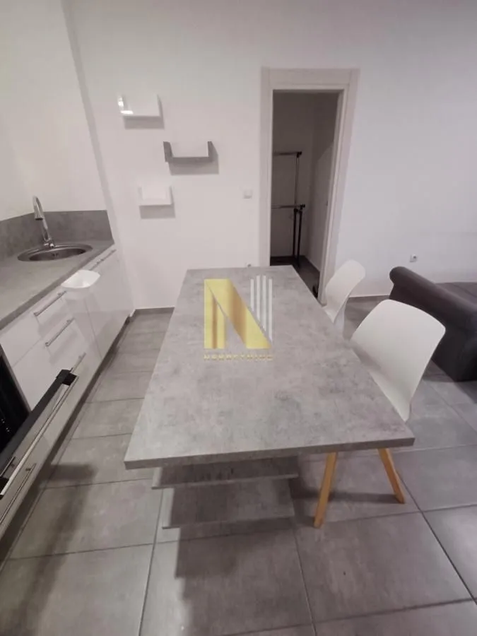 Prodaja, dvosoban stan, 43m², Salajka, Novi Sad Sve Podlokacije
