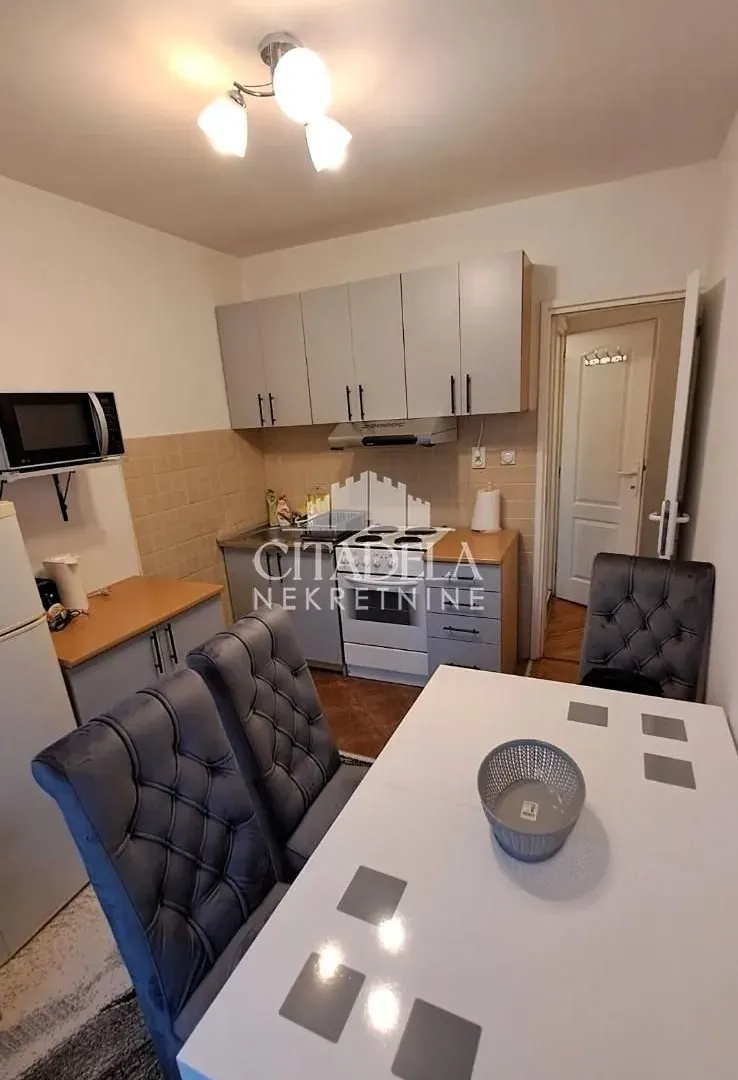 Izdavanje, jednosoban stan, 30m², Stari Grad, Beograd