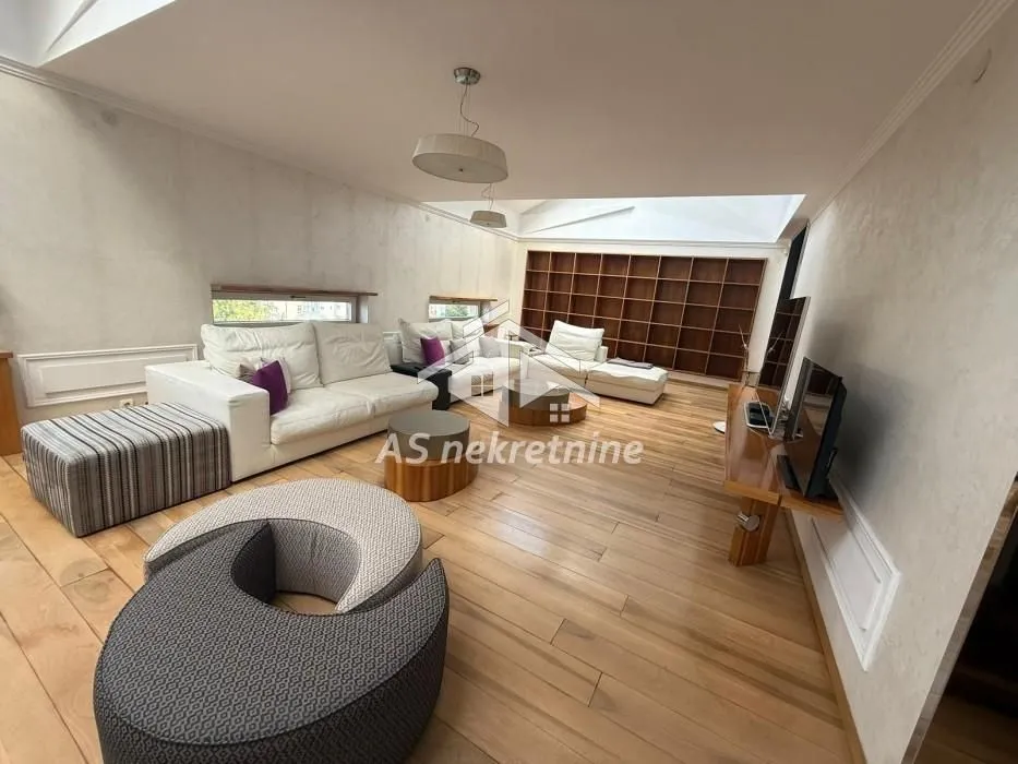 Rent, four bedroom apartment, 250m², Slavija, Vračar Sve Podlokacije