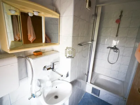 Prodaja, dvosoban stan, 92m², Stari Aerodrom, Podgorica - image 14