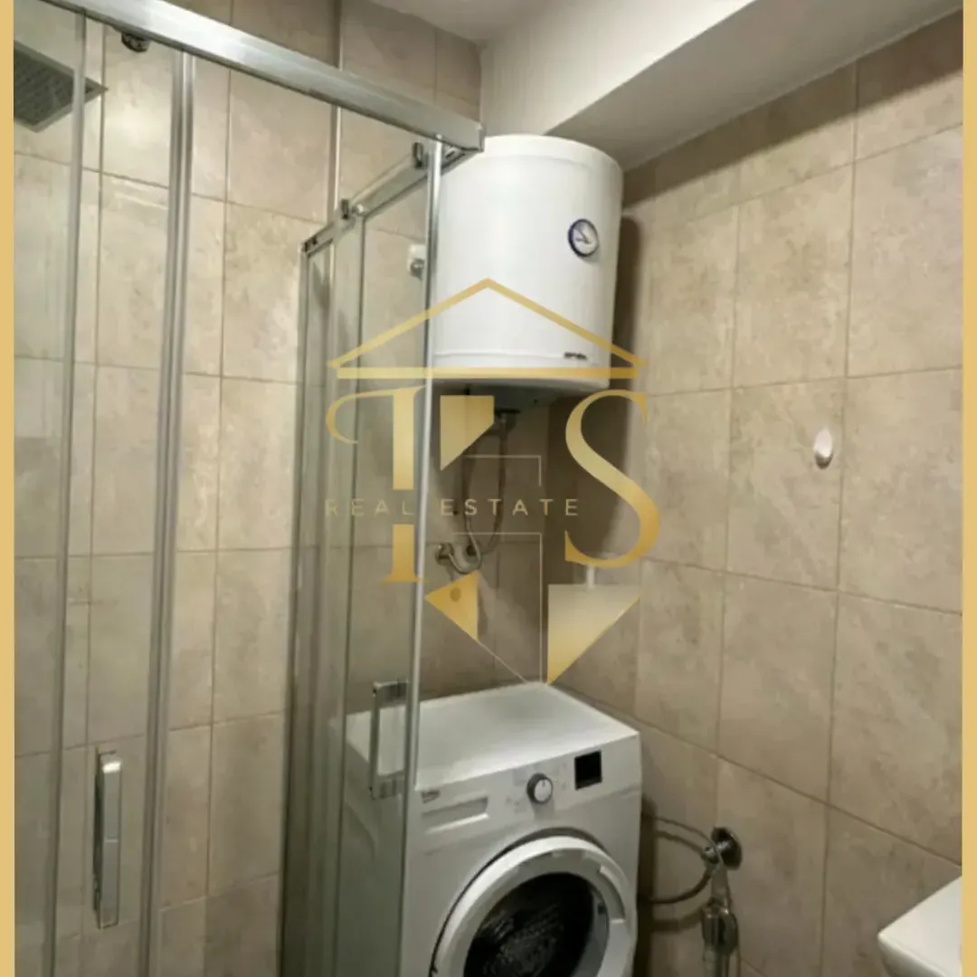 Izdavanje, dvosoban stan, 63m², Centar, Tivat