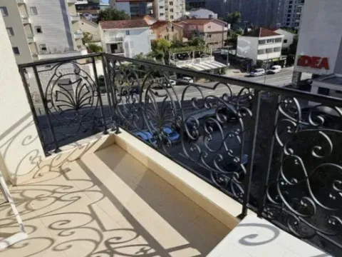 Rent, one bedroom apartment, 48m², Bečići, Budva