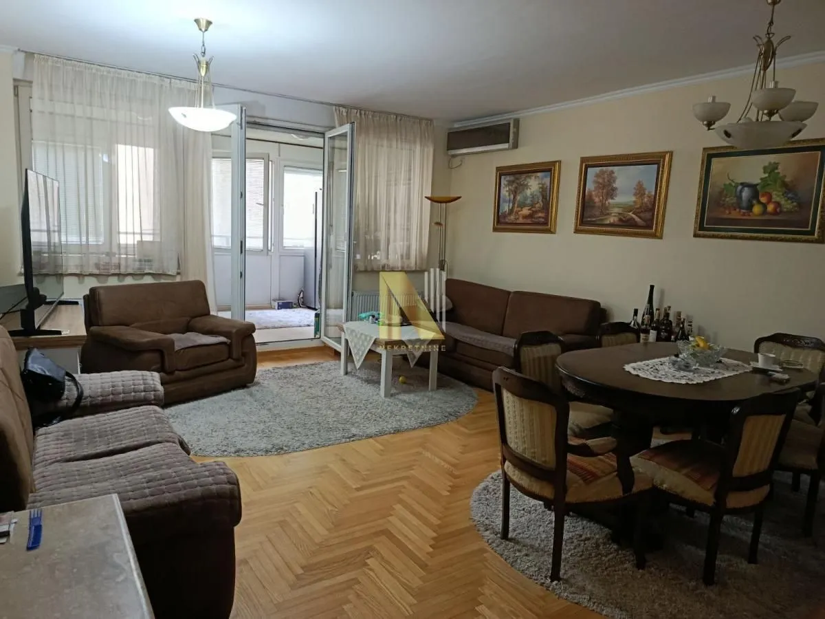 Izdavanje, trosoban stan, 73m², Centar, Novi Sad