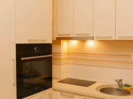 Izdavanje, dvosoban stan, 50m², Centar, Budva - image 6